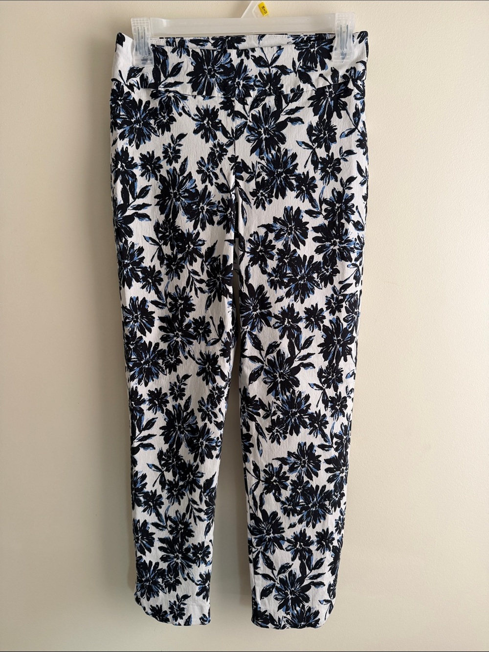 Frank Lyman Design White Pant with Navy Floral Print